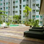 Homey And Modern Studio At Sky Terrace Apartment By Travelio