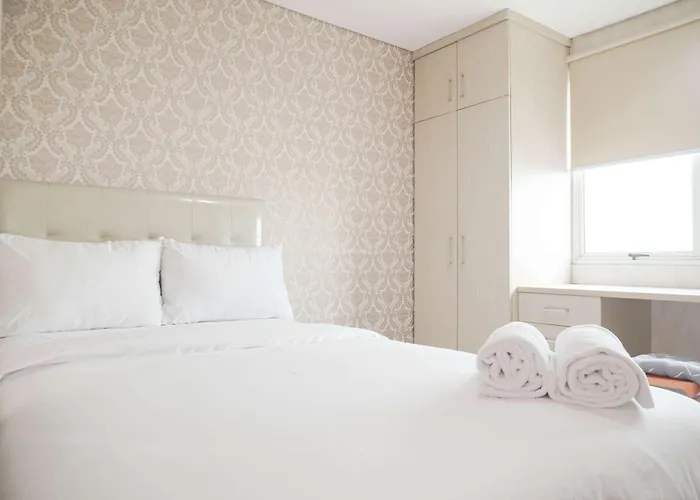 Homey And Modern Studio At Sky Terrace Apartment By Travelio