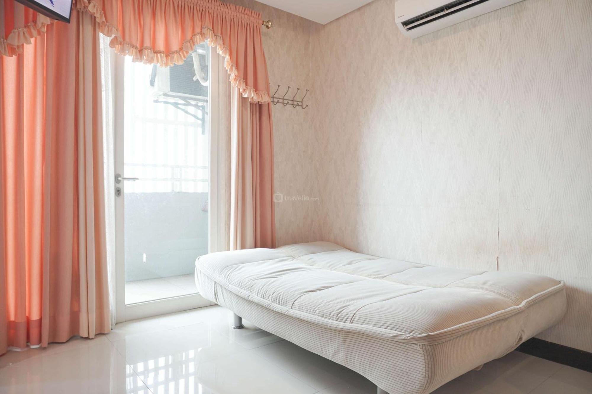 Apartemen Homey And Modern At Sky Terrace By Travelio *
